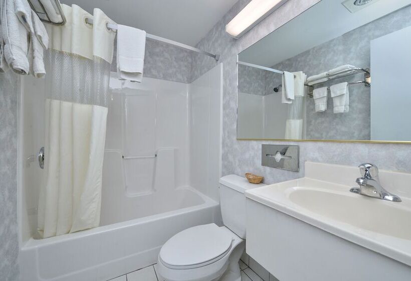 스위트, Travelodge By Wyndham Great Barrington Berkshires