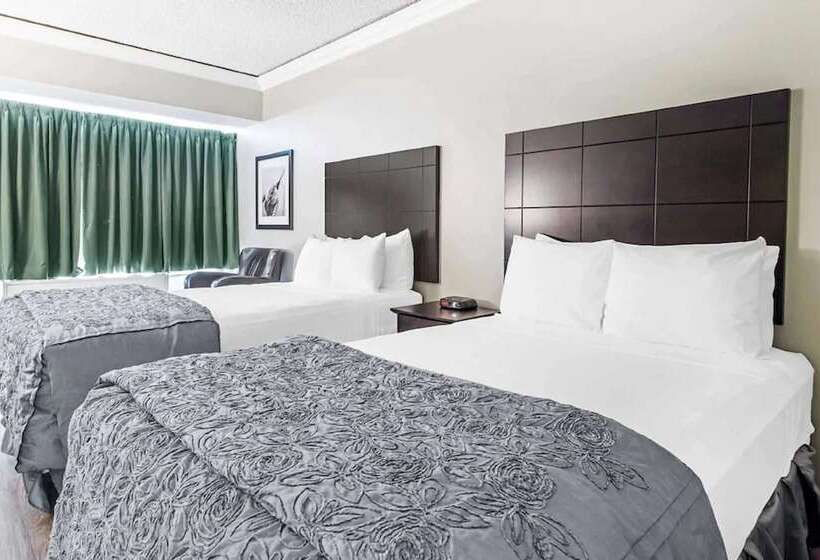 带2个双人床的标准工作室, Travelodge By Wyndham Troisrivieres