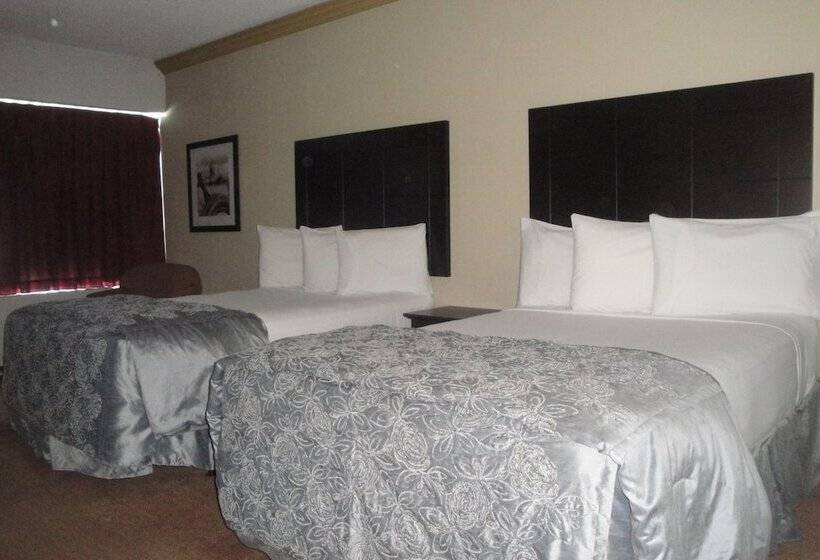 带2个双人床的标准工作室, Travelodge By Wyndham Troisrivieres