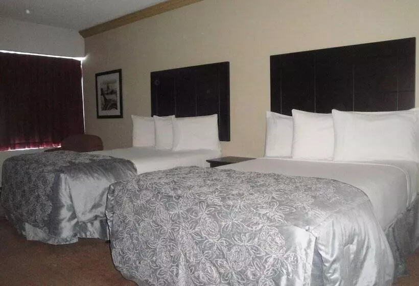 ２ダブルベッドのスタンダードルーム, Travelodge By Wyndham Troisrivieres