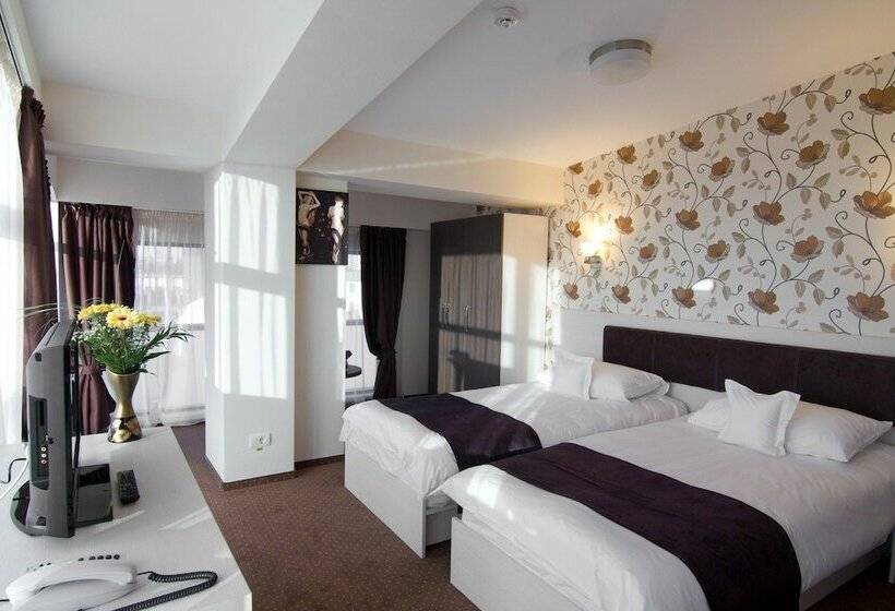 اتاق استاندارد, West Plaza