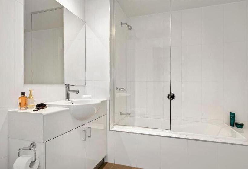 آپارتمان 3 خوابه, Quest Cheltenham