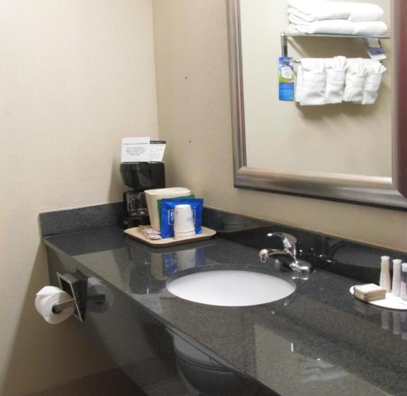 带大床的复式套间, Baymont By Wyndham Marrero