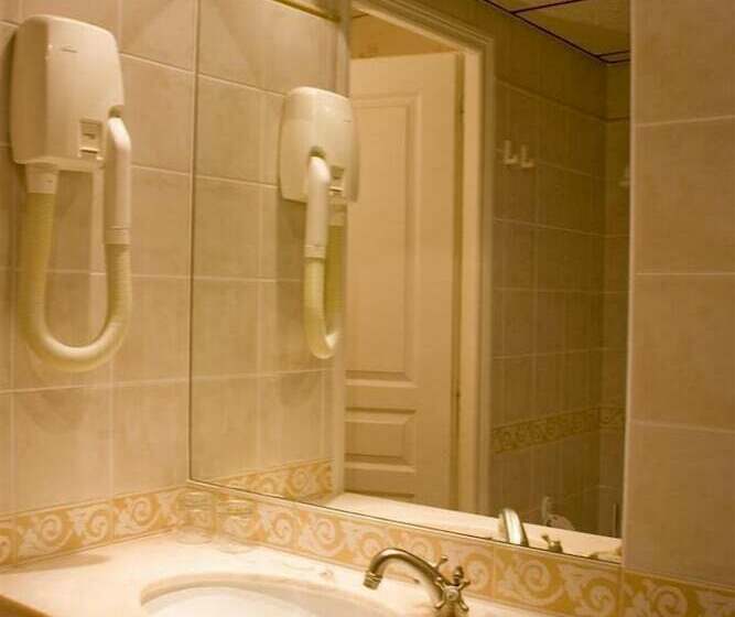 اتاق استاندارد یک نفره, Des 4 Soeurs