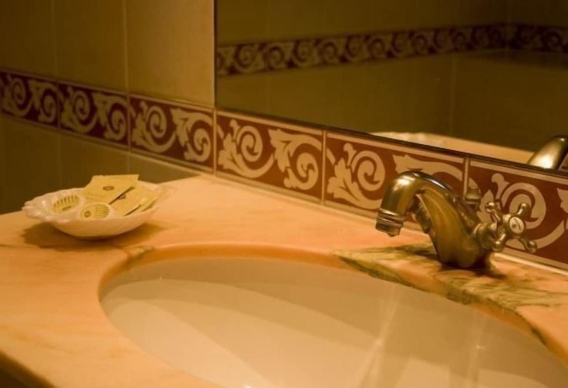 اتاق استاندارد یک نفره, Des 4 Soeurs