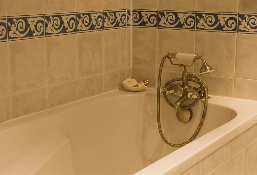 اتاق لوکس, Des 4 Soeurs