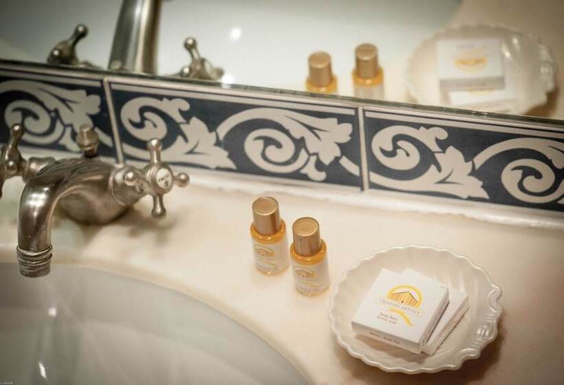 اتاق لوکس, Des 4 Soeurs