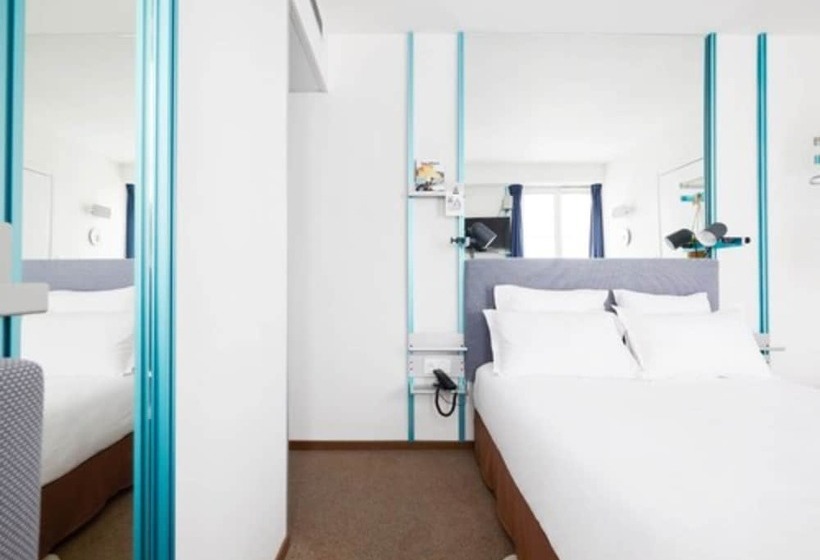 スタンダードルーム, French Theory