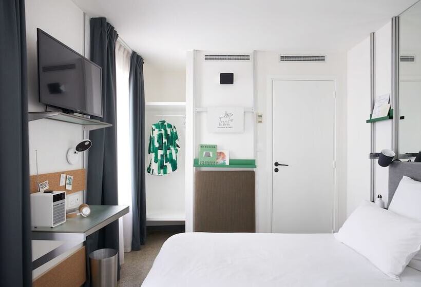 スタンダードシングルルーム, French Theory