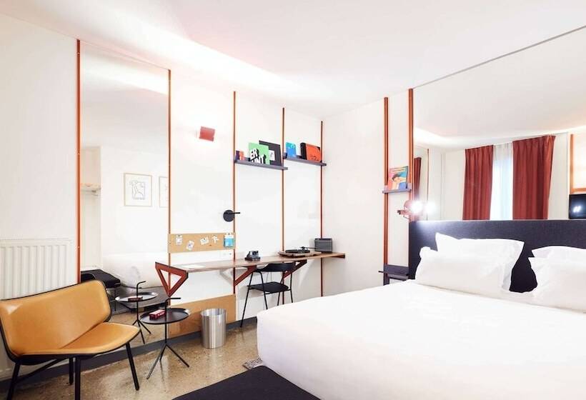 スーペリアールーム, French Theory