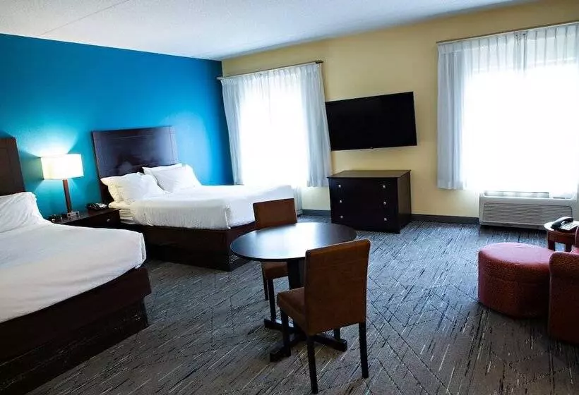 スイート, Holiday Inn Express Harrisburg West, An Ihg