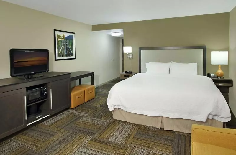 身障者適用スイートルーム, Holiday Inn Express Harrisburg West, An Ihg
