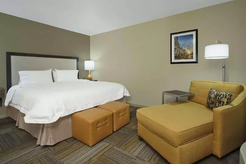 身障者適用スイートルーム, Holiday Inn Express Harrisburg West, An Ihg