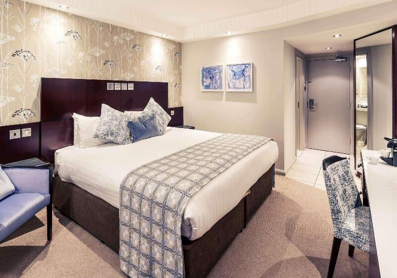 스위트 킹사이즈 침대, Holiday Inn Express Harrisburg West, An Ihg