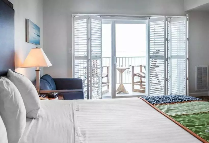 キングサイズベッドのスタンダードルーム, Island Inn & Suites, Ascend Hotel Collection