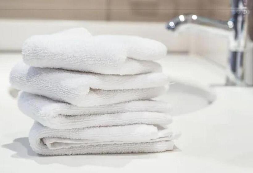 جناح لذوى الاحتياجات الخاصة, Island Inn & Suites, Ascend Hotel Collection