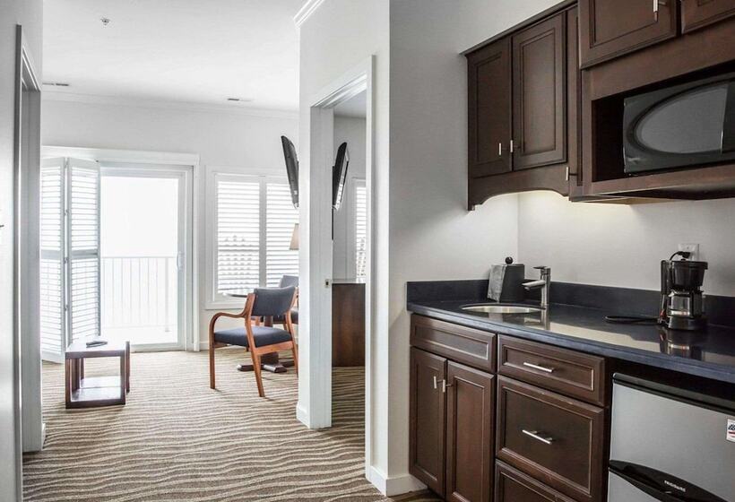 Люкс, Island Inn & Suites, Ascend Hotel Collection