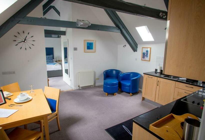 דירת חדר, Mannings