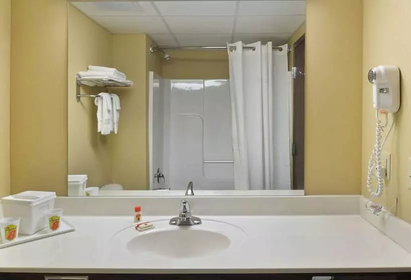 スイート, Quality Inn & Suites Monterey I 40