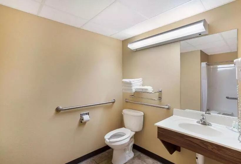 身障者適用スタンダードルーム, Quality Inn & Suites Monterey I 40