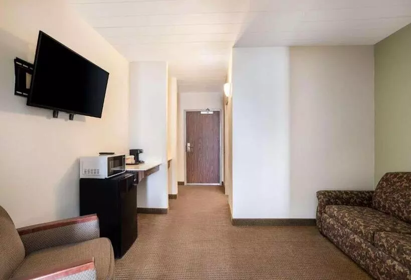 キングサイズベッドのスイートルーム, Quality Inn & Suites Monterey I 40