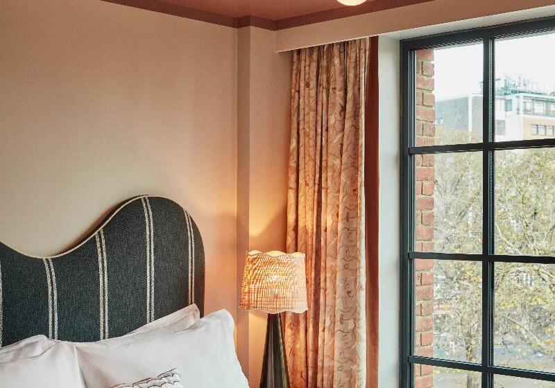 Quarto Estandar Cama King, Quality Inn & Suites