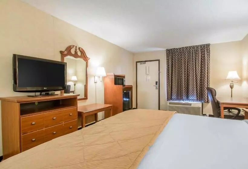 身障者適用キングサイズベッドルーム, Quality Inn & Suites Ridgeland