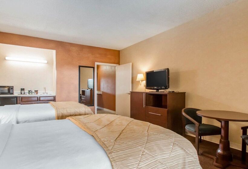 带2个双人床的标准工作室, Quality Inn & Suites Ridgeland