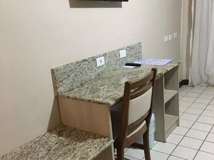 اتاق لوکس, Sueds Plaza