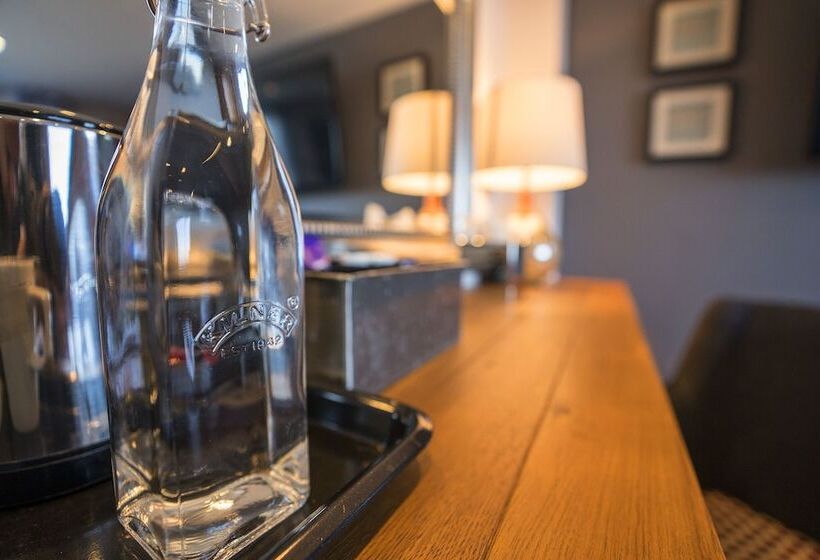 ペントハウスルーム, The Helaina