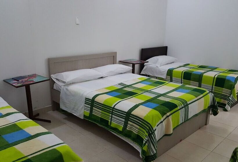 4인용 스탠다드 룸, Vermon Armenia