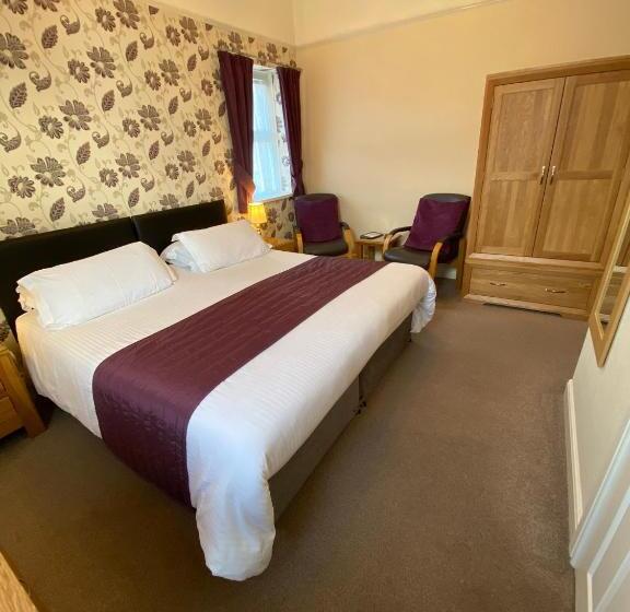 수피리어 룸, Paignton Court