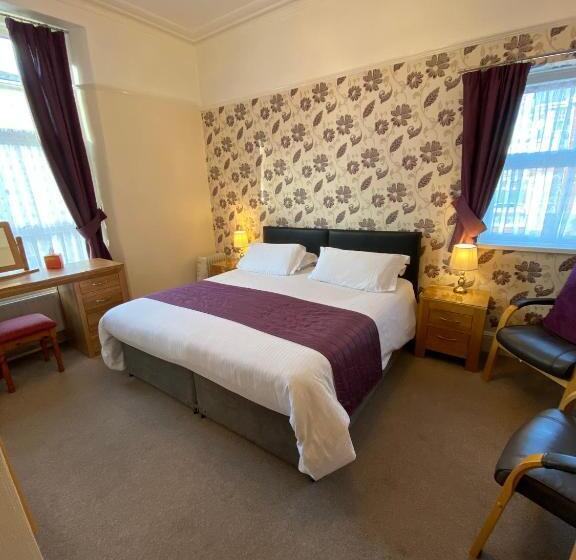 수피리어 룸, Paignton Court