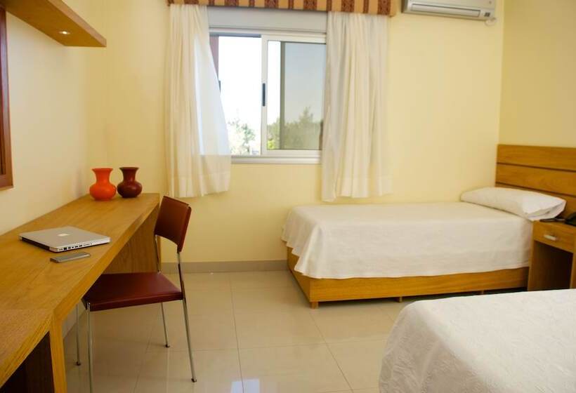 غرفة قياسية, Alto Del Camino