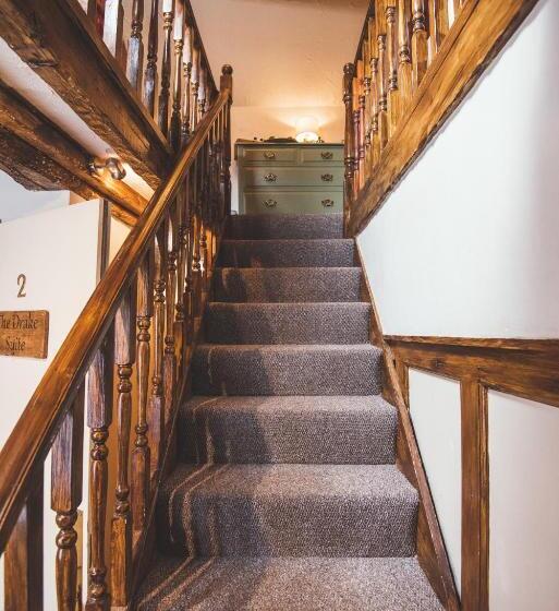 اتاق لوکس خانوادگی, Bayards Cove Inn