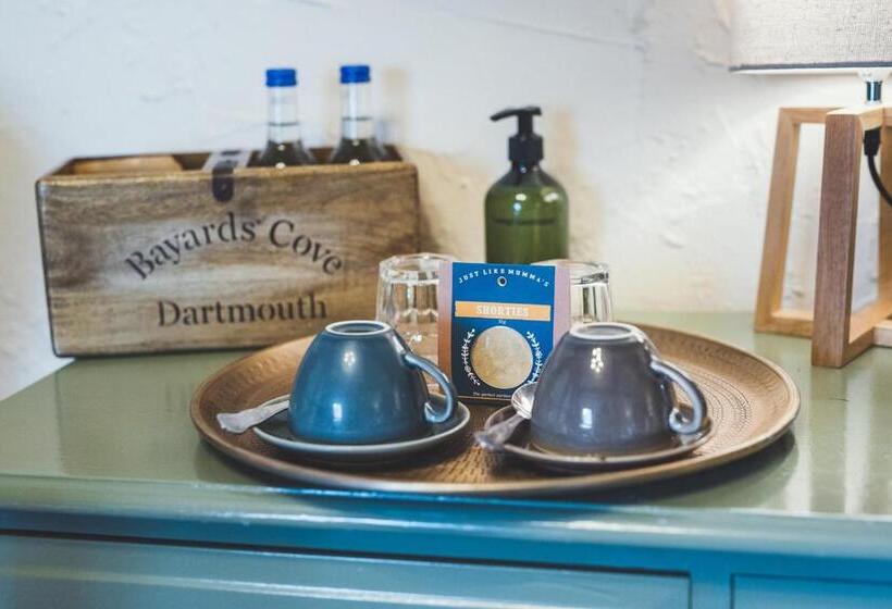 اتاق لوکس خانوادگی, Bayards Cove Inn