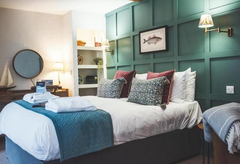 اتاق لوکس سه تخته, Bayards Cove Inn