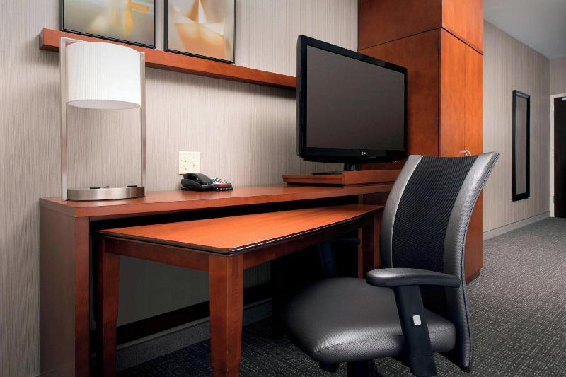 Büyük Çift Kişilik Yataklı Standart Oda, Courtyard By Marriott Tyler