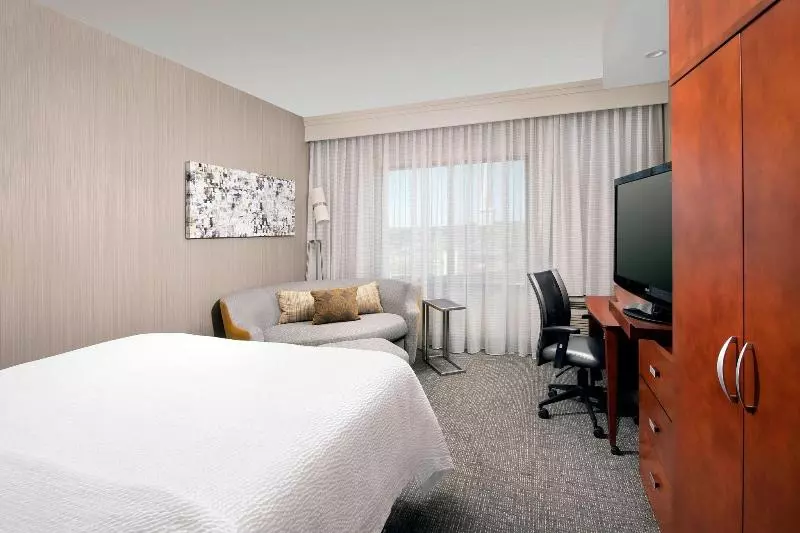 اتاق استاندارد با تخت بزرگ, Courtyard By Marriott Tyler