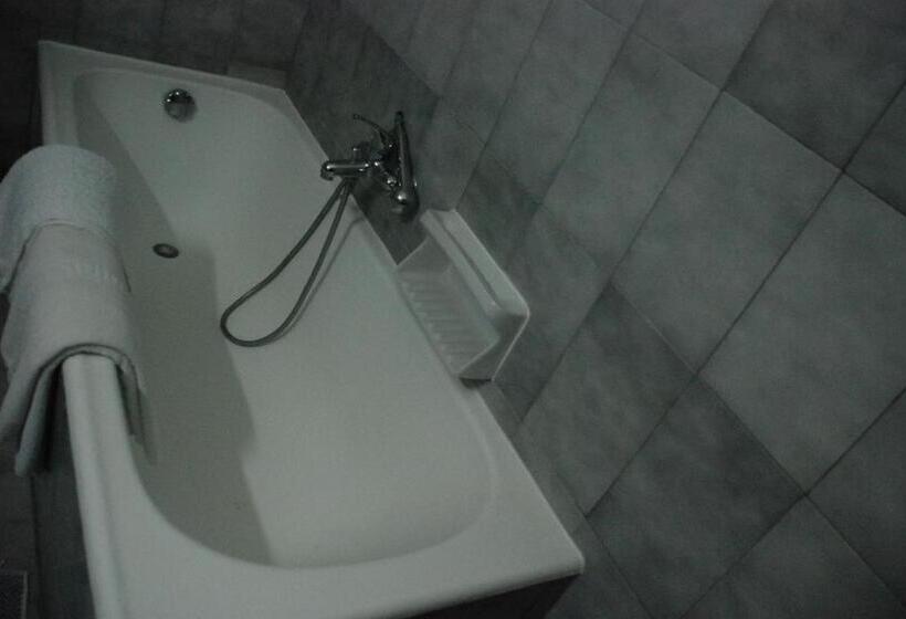 اتاق استاندارد چهار تخته, Galini