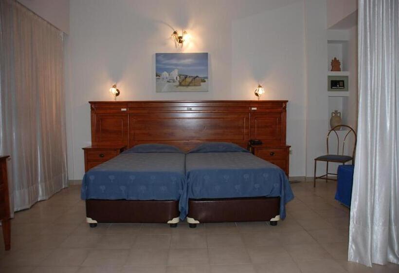 اتاق استاندارد چهار تخته, Galini