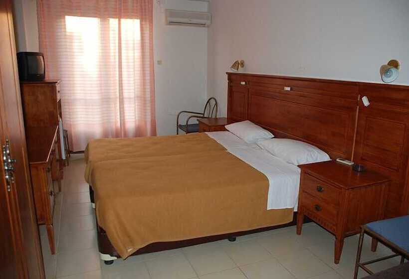 اتاق استاندارد سه نفره, Galini