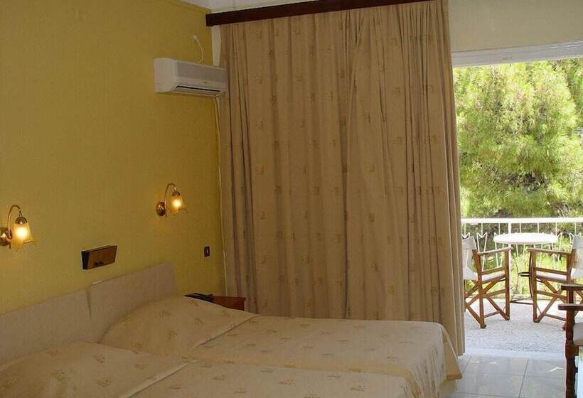 اتاق استاندارد سه نفره, Galini