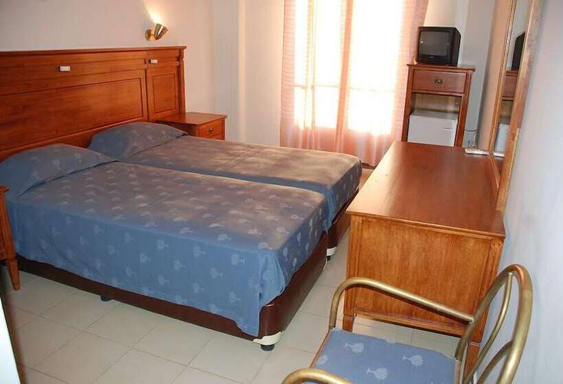 اتاق استاندارد چهار تخته, Galini