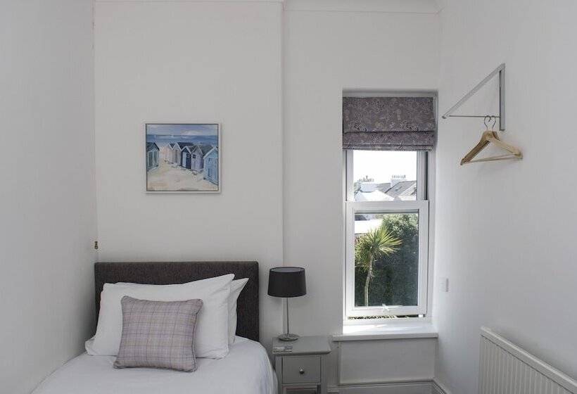 اتاق استاندارد یک نفره, Gyllyngvase House