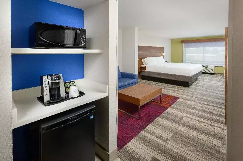 身障者適用スイートルーム, Holiday Inn Express   Tullahoma, An Ihg