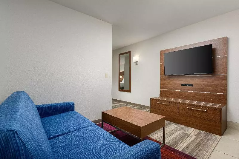 キングサイズベッドのエクゼクティブルーム, Holiday Inn Express   Tullahoma, An Ihg