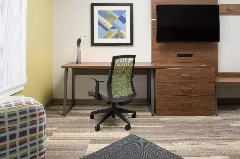 キングサイズベッドのスタンダードルーム, Holiday Inn Express   Tullahoma, An Ihg
