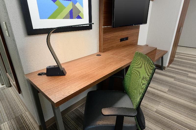 带大床的标准间, Holiday Inn Express   Tullahoma, An Ihg