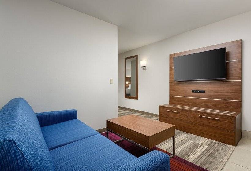 适合残疾人士使用的套间, Holiday Inn Express   Tullahoma, An Ihg